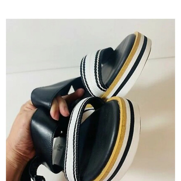 Timberland beautiful’s sandal soft with a quality leather - Picture 5 of 11